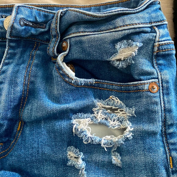 American Eagle Jean Shorts - Picture 4 of 5